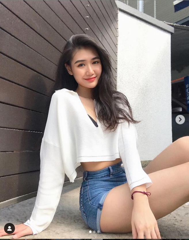 Nhan sắc nữ hộ sinh kiêm cựu tiếp viên hàng không: Mặt mộc cũng xinh hút hồn - 6