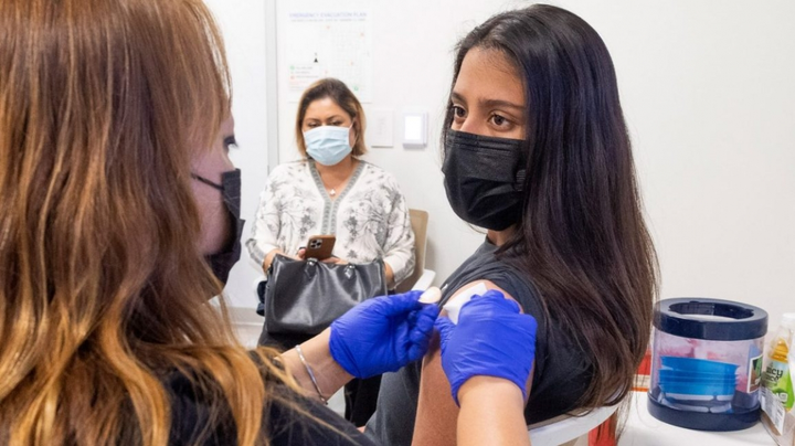 Tại sao bạn không nên bỏ qua mũi tiêm vaccine COVID-19 thứ 2? - 1