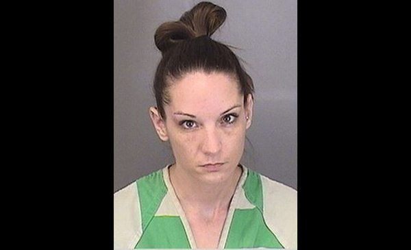 Người phụ nữ tẩm cần sa vào kẹo, tấn công tình dục bạn học của con gái - 1