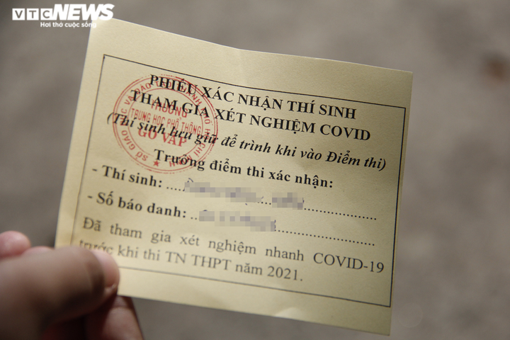 Ảnh: TP.HCM lấy mẫu xét nghiệm cho thí sinh thi tốt nghiệp THPT - 10