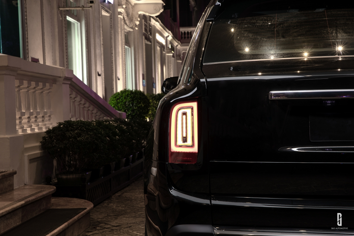 Cận cảnh 'viên kim cương' Rolls-Royce Cullinan trên phố đêm Hà Nội - 9