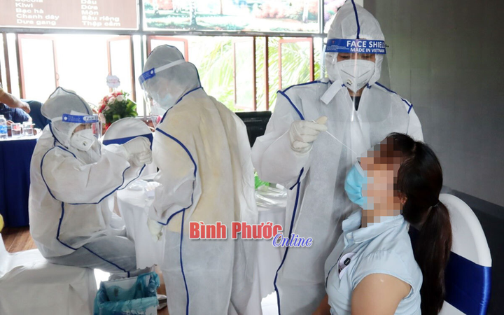 Bình Phước: Cả trăm người dự sự kiện giữa đại dịch, phạt hơn 300 triệu đồng - 2