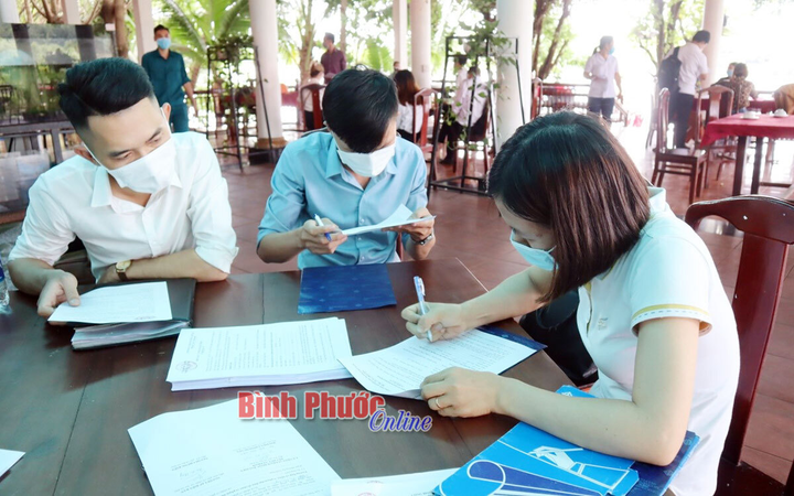 Bình Phước: Cả trăm người dự sự kiện giữa đại dịch, phạt hơn 300 triệu đồng - 1