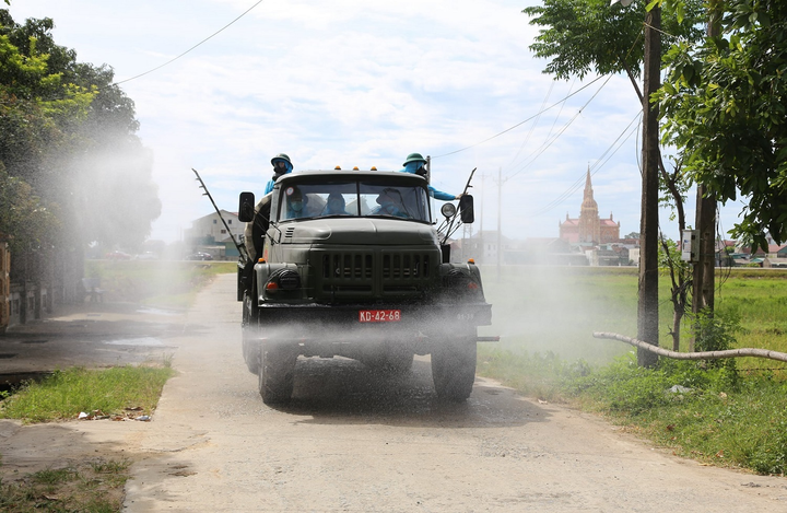 Hà Tĩnh ghi nhận thêm 2 người dương tính SARS-CoV-2 - 1