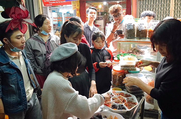 Tiệm ô mai có gần 100 loại 'không đụng hàng' tồn tại gần 30 năm ở Hà Nội - 3