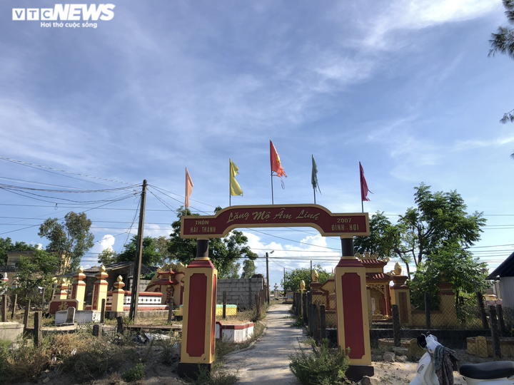 Ám ảnh ngôi làng sống chung với 'người cõi âm' ở Huế - 1