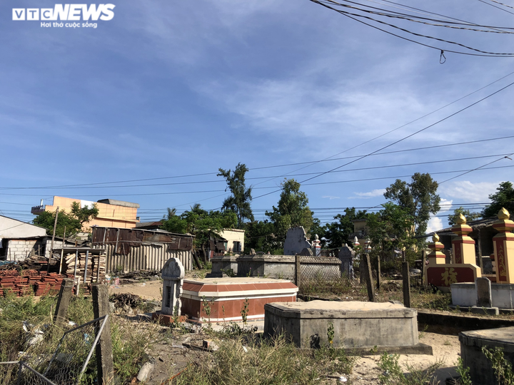 Ám ảnh ngôi làng sống chung với 'người cõi âm' ở Huế - 7