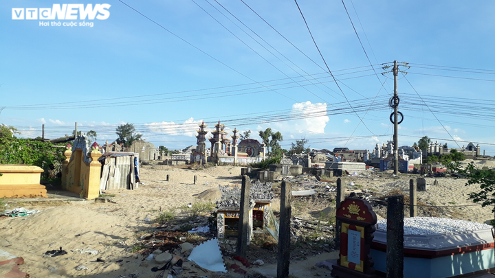 Ám ảnh ngôi làng sống chung với 'người cõi âm' ở Huế - 5