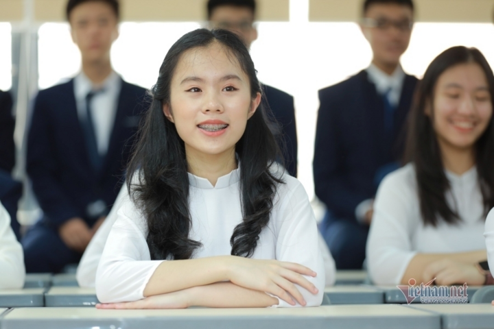 Thủ khoa vào lớp 10 chuyên Anh trường Ams không bị áp lực 'tỷ lệ chọi' - 1