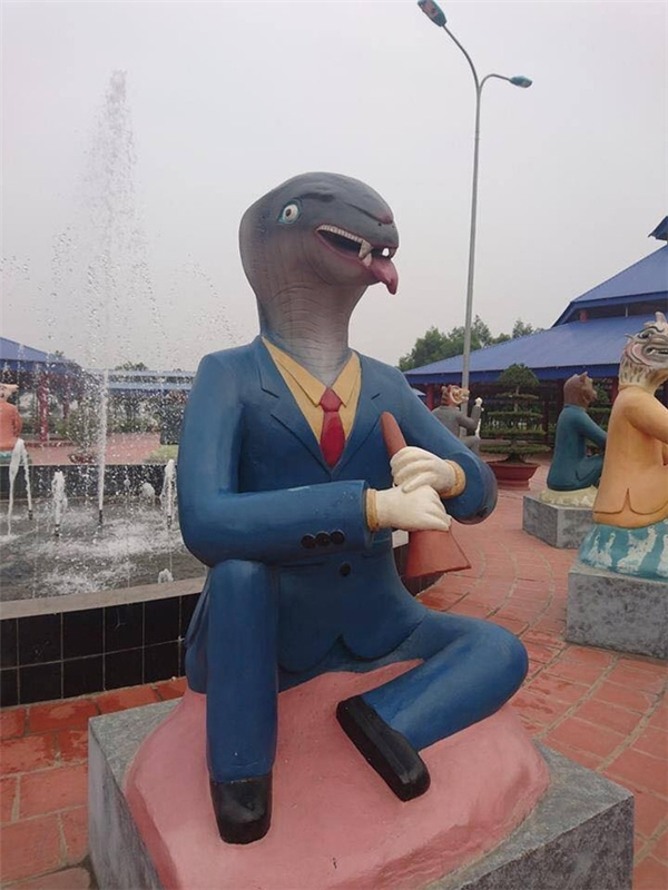 Những bức tượng gây ám ảnh khiến hội yếu tim 'xách dép chạy 8 hướng' - 5