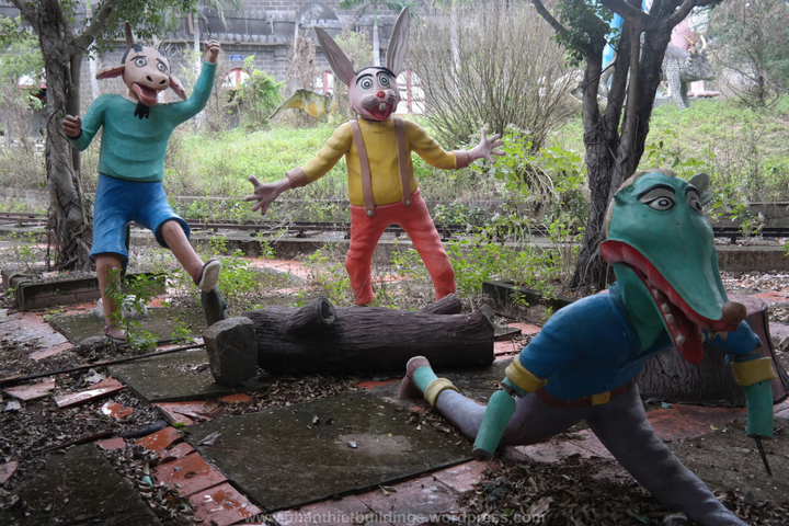 Những bức tượng gây ám ảnh khiến hội yếu tim 'xách dép chạy 8 hướng' - 10