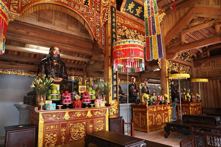 Hơn 100 bức tượng tại Bảo Hải Linh Thông Tự được tạo tác cầu kỳ thế nào? - 5