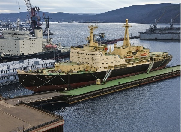 Những thế lực 'đáng gờm' ở Bắc Cực: Đội tàu phá băng nguyên tử độc nhất của Nga - 2