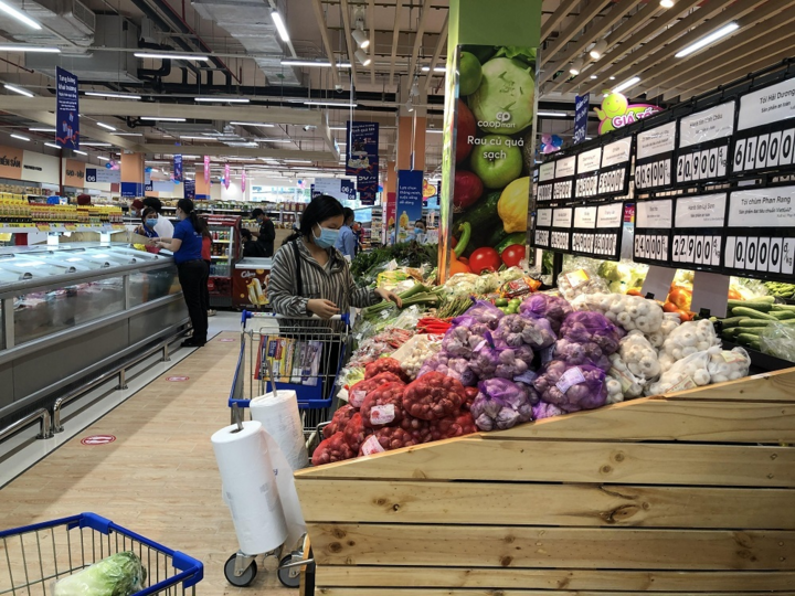 Co.opmart, Co.op Food hàng hóa rất nhiều, người dân không cần dồn dập mua sắm - 4