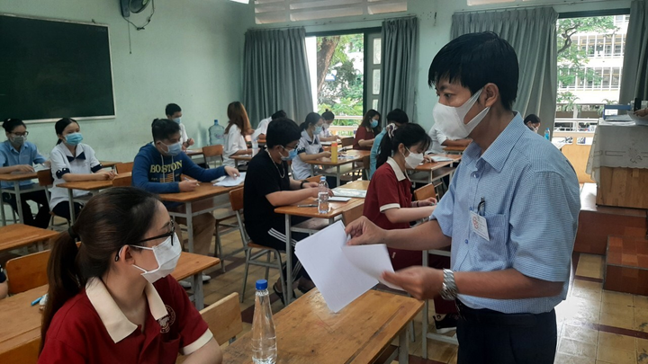 Phó Giám đốc Sở GD-ĐT TP.HCM: Kỳ thi thành công, an toàn, thí sinh vi phạm giảm - 2