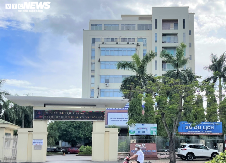 Ảnh: Cận cảnh hàng loạt trụ sở tiền tỷ bỏ hoang ở Nghệ An - 5