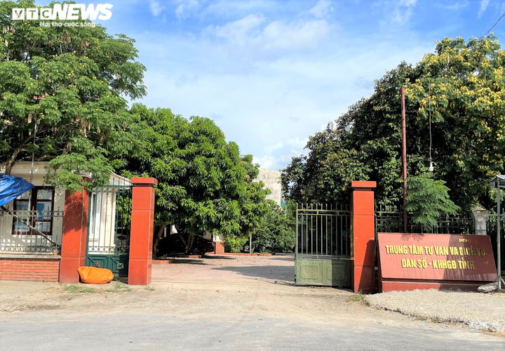 Ảnh: Cận cảnh hàng loạt trụ sở tiền tỷ bỏ hoang ở Nghệ An - 4