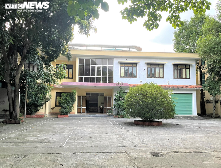 Ảnh: Cận cảnh hàng loạt trụ sở tiền tỷ bỏ hoang ở Nghệ An - 7