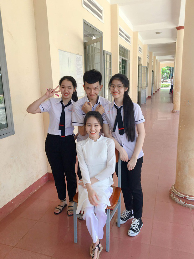 Nụ cười tỏa nắng của nữ sinh bị liệt 2 chân từng khiến dân mạng ‘rung rinh’ - 2