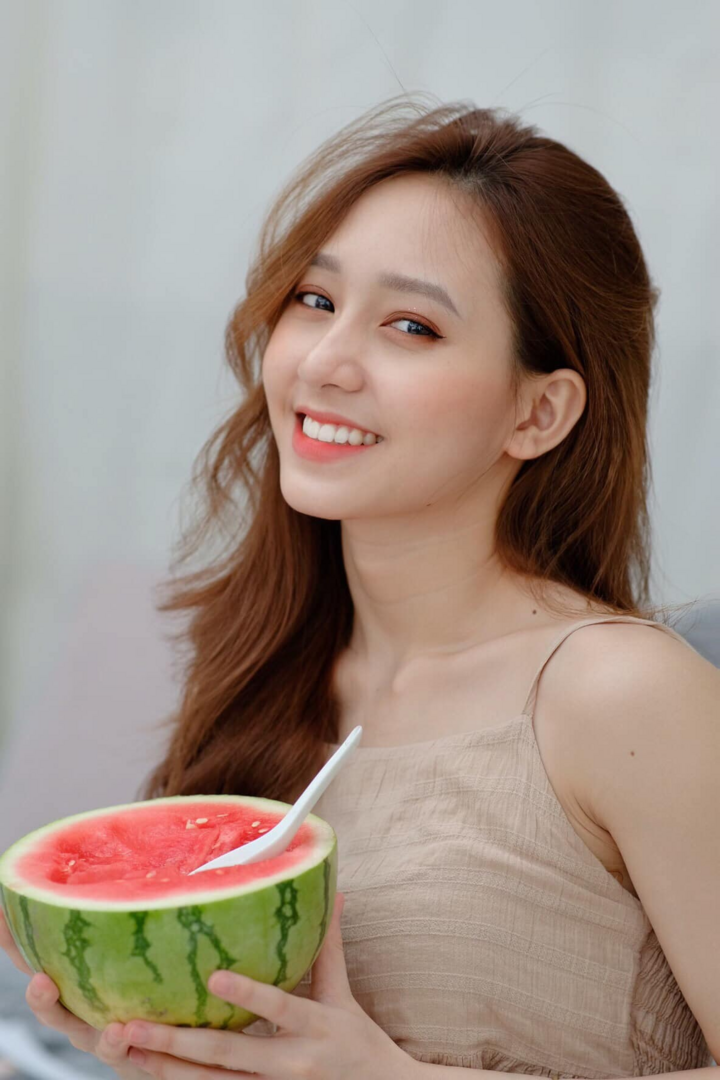 Nụ cười tỏa nắng của nữ sinh bị liệt 2 chân từng khiến dân mạng ‘rung rinh’ - 5