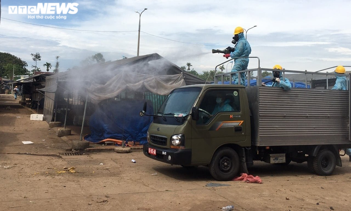 Phú Yên ghi nhận 16 ca mới, Quảng Ngãi thêm 4 người dương tính SARS-CoV-2 - 1