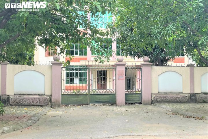 Ảnh: Cận cảnh hàng loạt trụ sở tiền tỷ bỏ hoang ở Nghệ An - 8