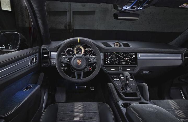 'Soi' mẫu xe SUV nhanh nhất trong lịch sử Porsche - 3