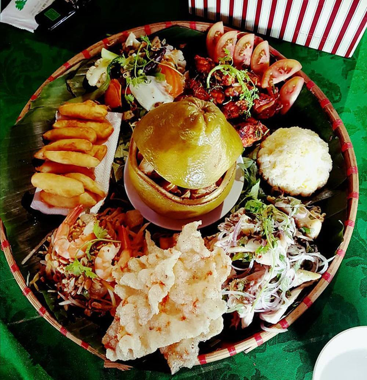 Gà hấp bưởi: Món đặc sản độc đáo, ăn là ghiền của người Đồng Nai - 1