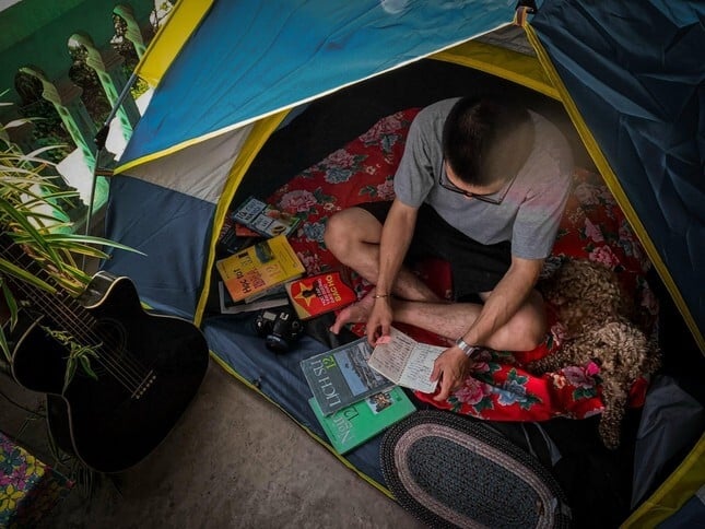 Ở nhà vẫn vui: Bung lều cắm trại tại gia, sao không thử?