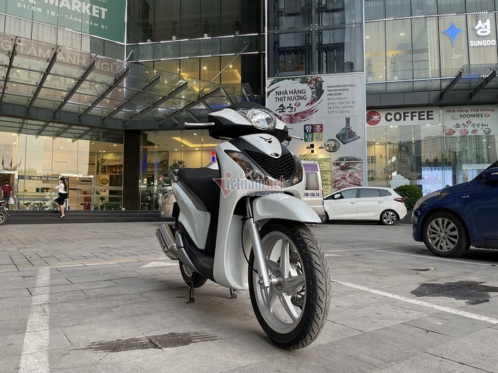 Cặp đôi Honda SH biển ngũ 9 giá hơn 2 tỷ đồng tại Hà Nội - 4