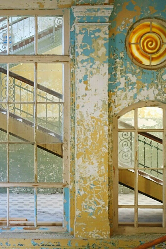 4 địa điểm bị bỏ hoang nhưng vẫn 'hút hồn' du khách bởi vẻ ma mị độc đáo - 3