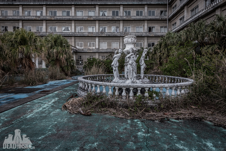 4 địa điểm bị bỏ hoang nhưng vẫn 'hút hồn' du khách bởi vẻ ma mị độc đáo - 2