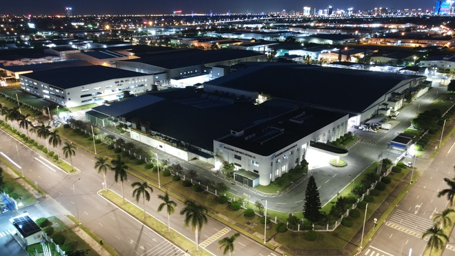 Người dân tiếp tế cho gần 2.000 công nhân ở khu công nghiệp Thăng Long, Hà Nội - 1