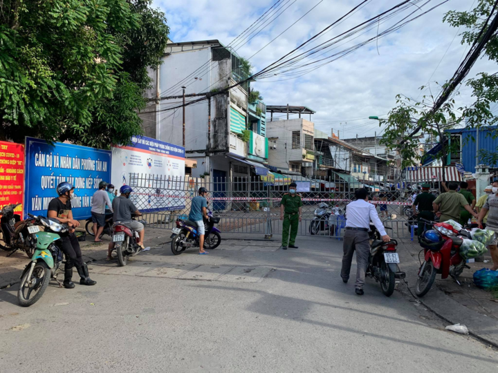 Tiểu thương nghi mắc COVID-19, một chợ ở Cần Thơ bị phong toả - 1