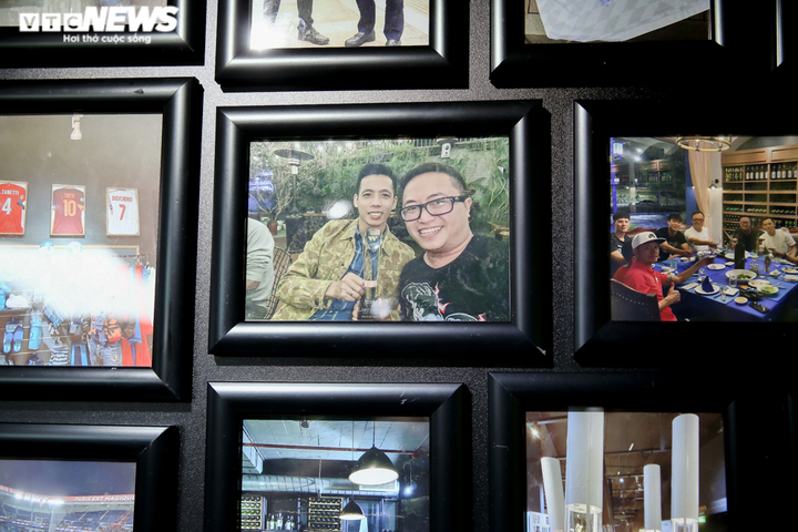 Chạm vào 'báu vật' bóng đá, 'thôi miên' người xem của doanh nhân trẻ ở Hà Nội - 9