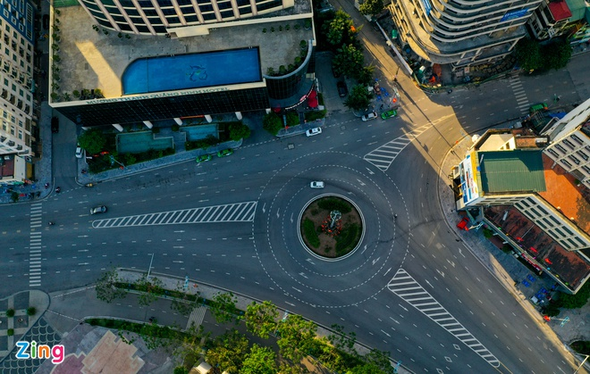 Khách sạn trăm tỷ được rao bán khắp nơi - 1