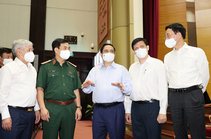 Thủ tướng phát động chiến dịch tiêm chủng lớn nhất lịch sử cho 75 triệu dân - 2