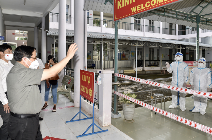 Thủ tướng đề nghị Tây Ninh chia sẻ với TP.HCM, đón người có nguyện vọng trở về - 2