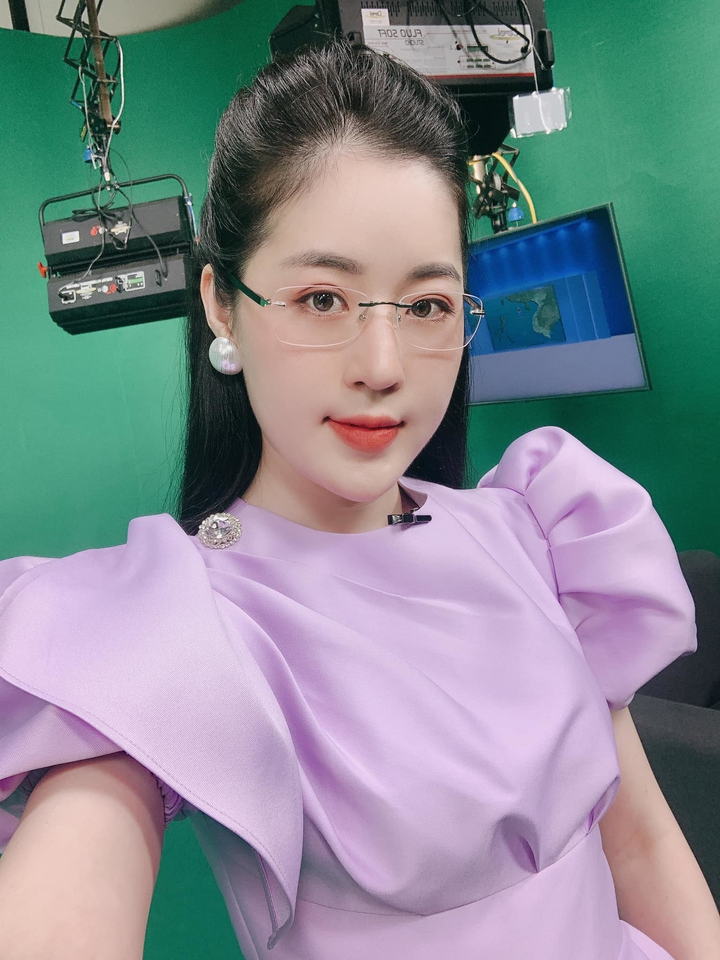 MC thời tiết từng gây sốt trong 'Người ấy là ai' giờ ra sao? - 5