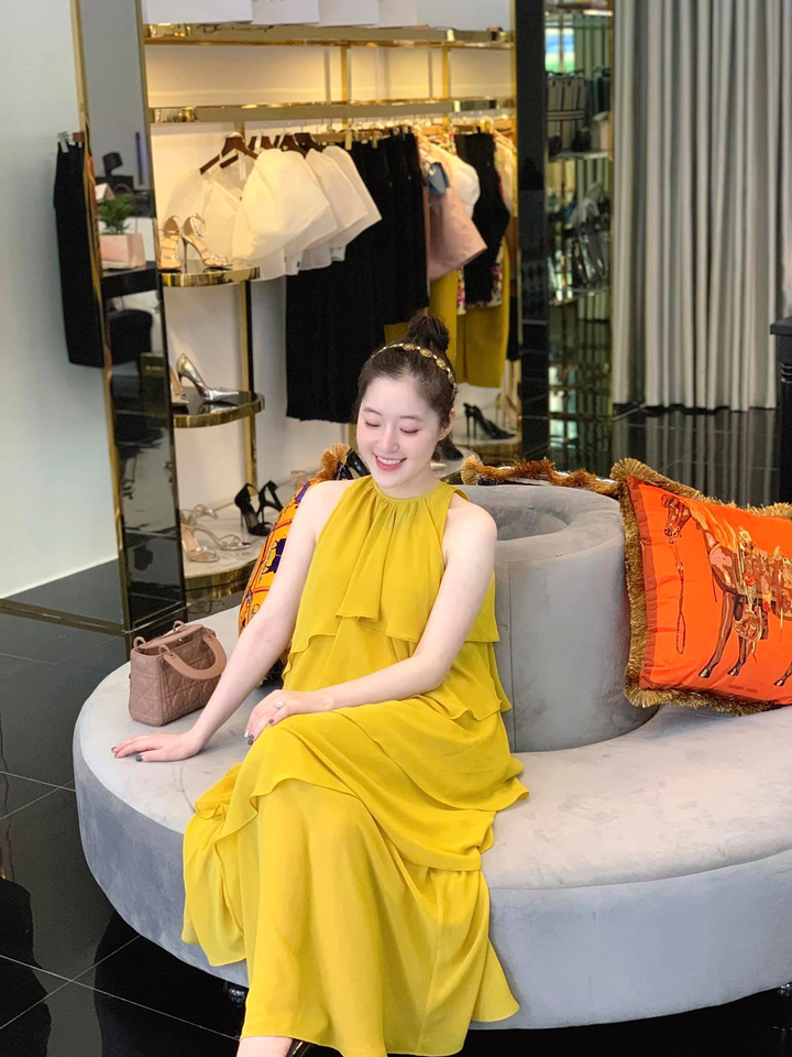 MC thời tiết từng gây sốt trong 'Người ấy là ai' giờ ra sao? - 16