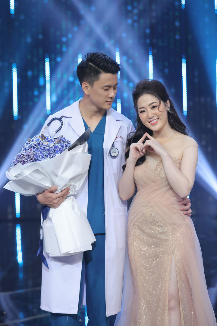 MC thời tiết từng gây sốt trong 'Người ấy là ai' giờ ra sao? - 1