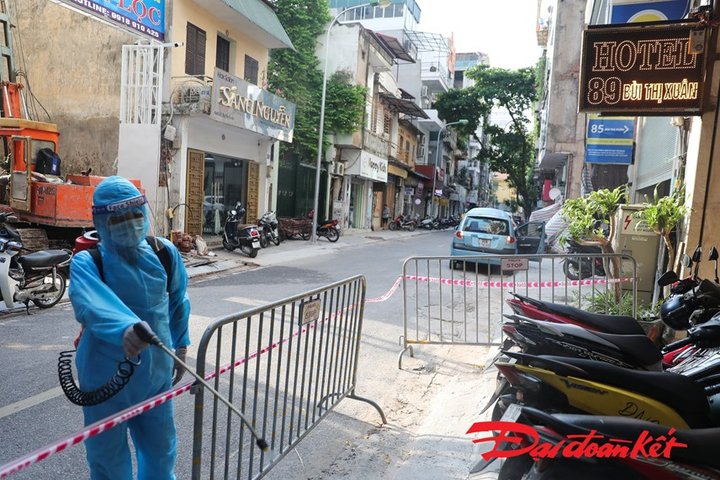Phong tỏa các điểm ở quận Hai Bà Trưng, Hà Nội liên quan 5 ca dương tính nCoV - 1