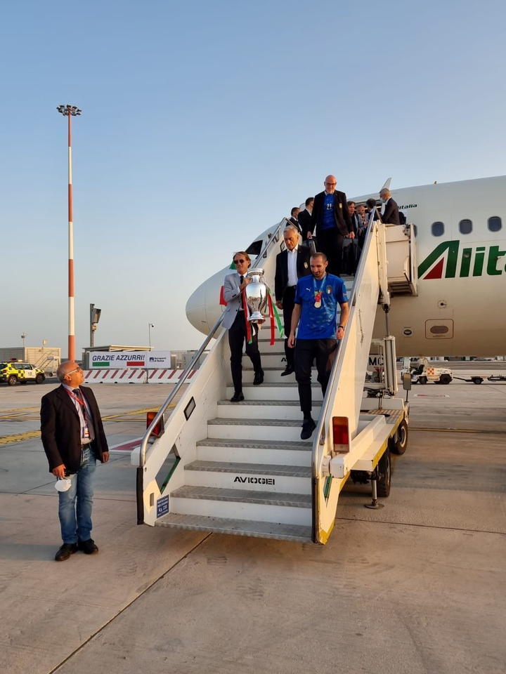 EURO 2020 ngày 12/7: Thầy trò Mancini về Rome, cả đất nước Italy ăn mừng - 2