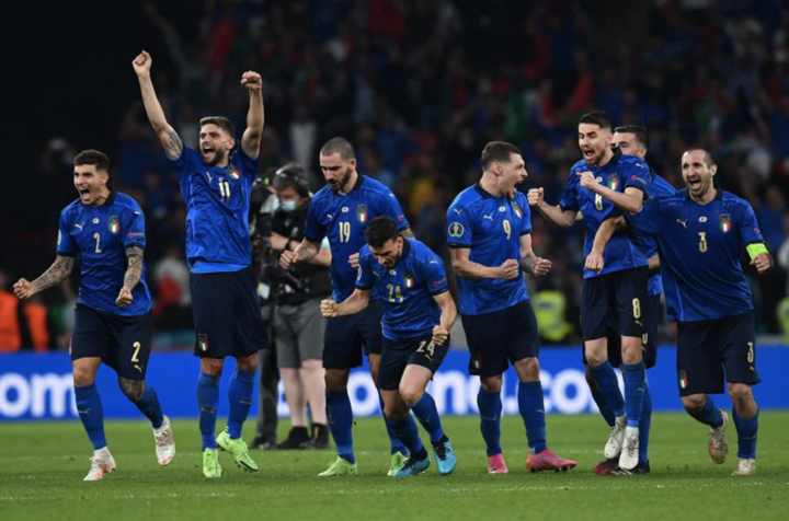 Italy vô địch EURO 2020: Thành công hoàn hảo của cách mạng tư duy - 4
