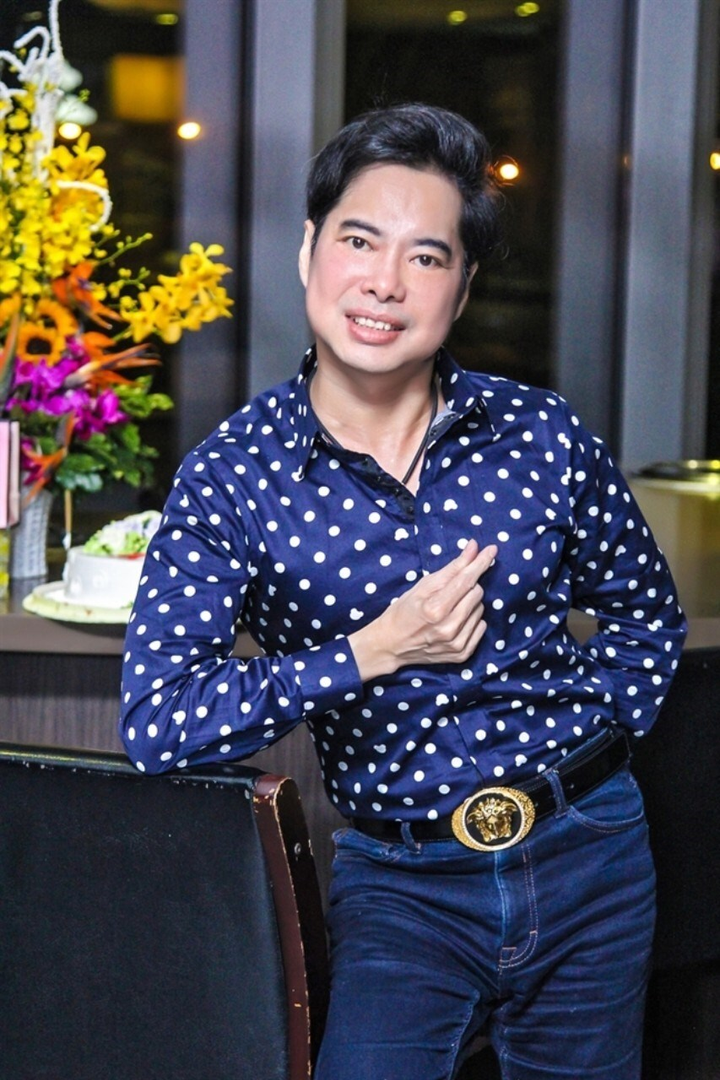 Nói dối tuổi thật và thói quen tiêu tiền kỳ lạ của 'ông hoàng nhạc sến' Ngọc Sơn - 1