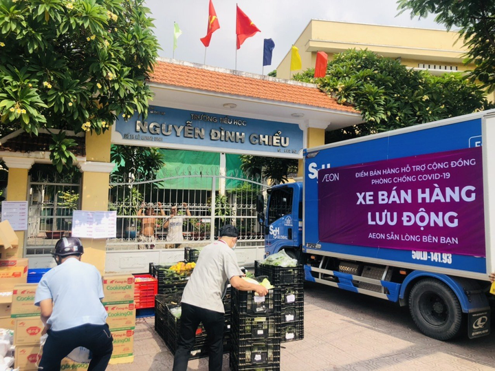 TP.HCM xuất hiện các điểm bán hàng lưu động, phục vụ mua sắm khi giãn cách - 4