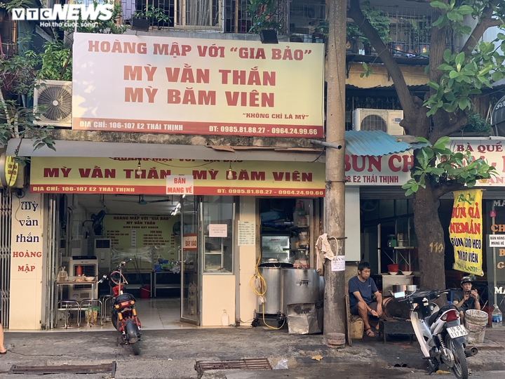 Phòng COVID-19, hàng quán ăn sáng ở Hà Nội nơi đóng cửa, nơi chỉ bán mang về - 11