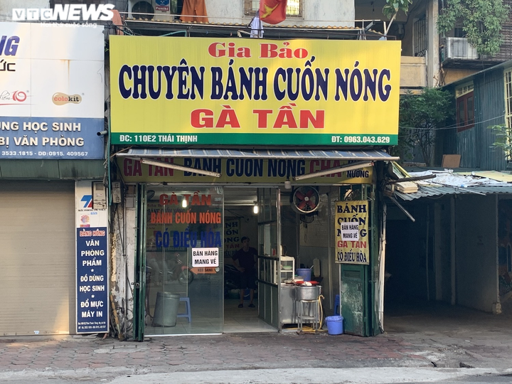Phòng COVID-19, hàng quán ăn sáng ở Hà Nội nơi đóng cửa, nơi chỉ bán mang về - 9