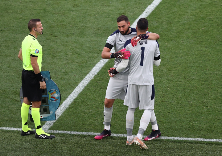 Tuyển Italy rơi nước mắt vì hành động của thủ môn dự bị - 1