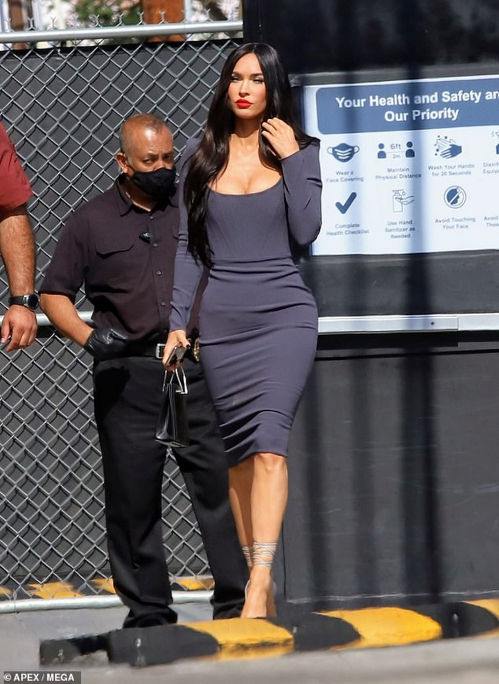 Megan Fox khoe vóc dáng hoàn hảo trên trường quay ở Hollywood - 4